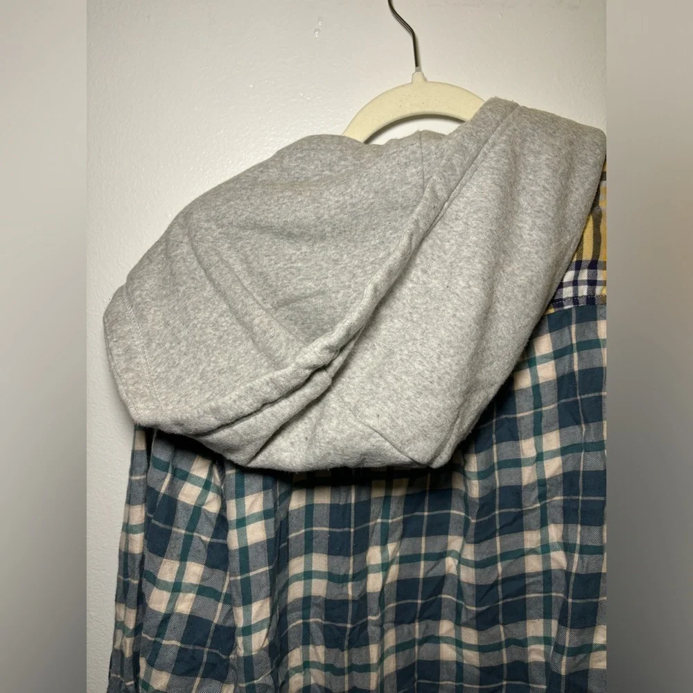 American Eagle Hooded Flannel - Picture 6 of 8